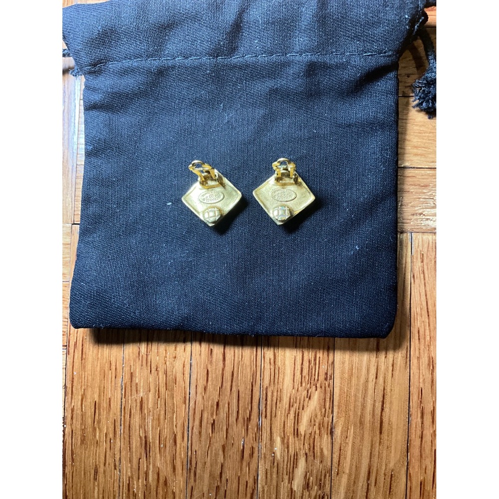 Chanel Vintage CC Logo Diamond Shape Clip-On Earrings Gold Tone 90s Luxury - Picture 4 of 5